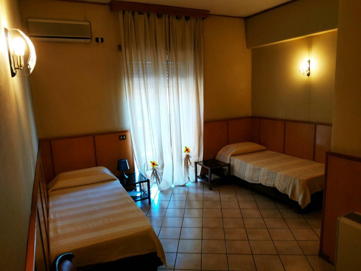 Residence Hotel Valery มอนเตโรตอนโด ภายนอก รูปภาพ